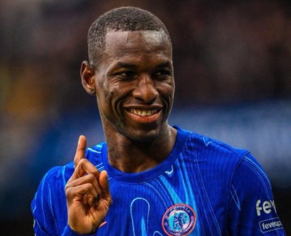 Manchester United sẽ ký hợp đồng với cầu thủ ghi bàn 24 bàn của Chelsea, với The Blues có giá 100 tr